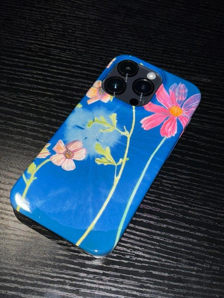 B flowers Phone Case