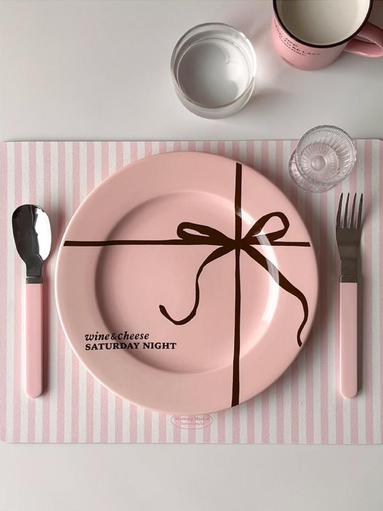 수심 Berry Brown Plate 베리 브라운 접시 그릇 리본 핑크 감성 플레이트 홈카페