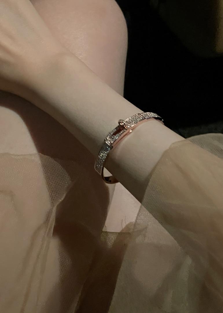 [수입 highquality] 다이아 버클 뱅글 팔찌 브레이슬릿