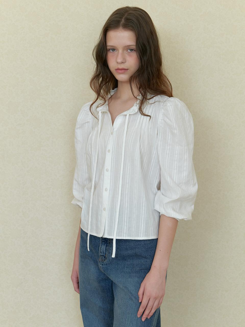 A PINTUCK RUFFLE DETAIL BLOUSE_WHITE