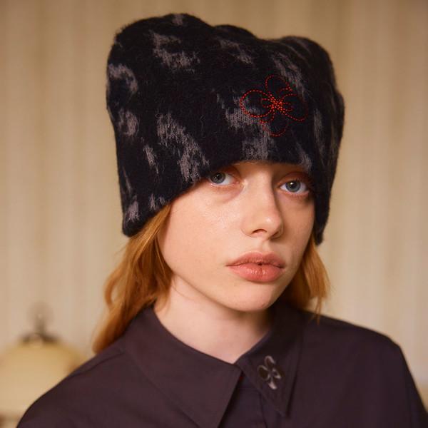 HERETIC LEOPARD MOHAIR BEANIE / black