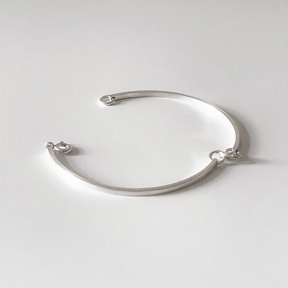 Line bracelet