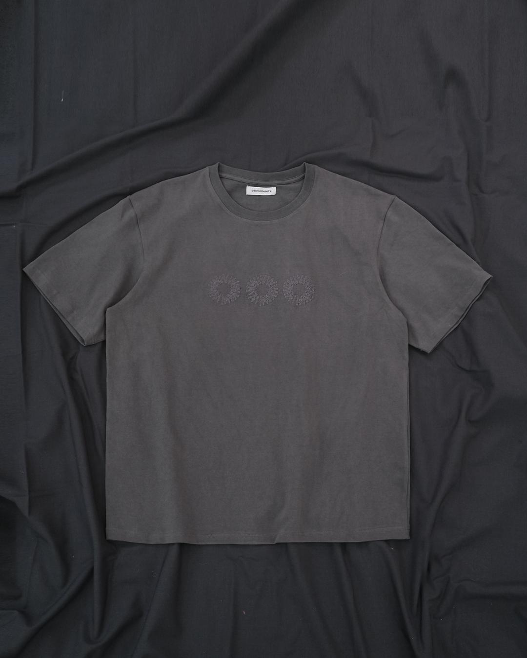 EVERYDAY LOGO HALF T-SHIRTS ( CHARCOAL)