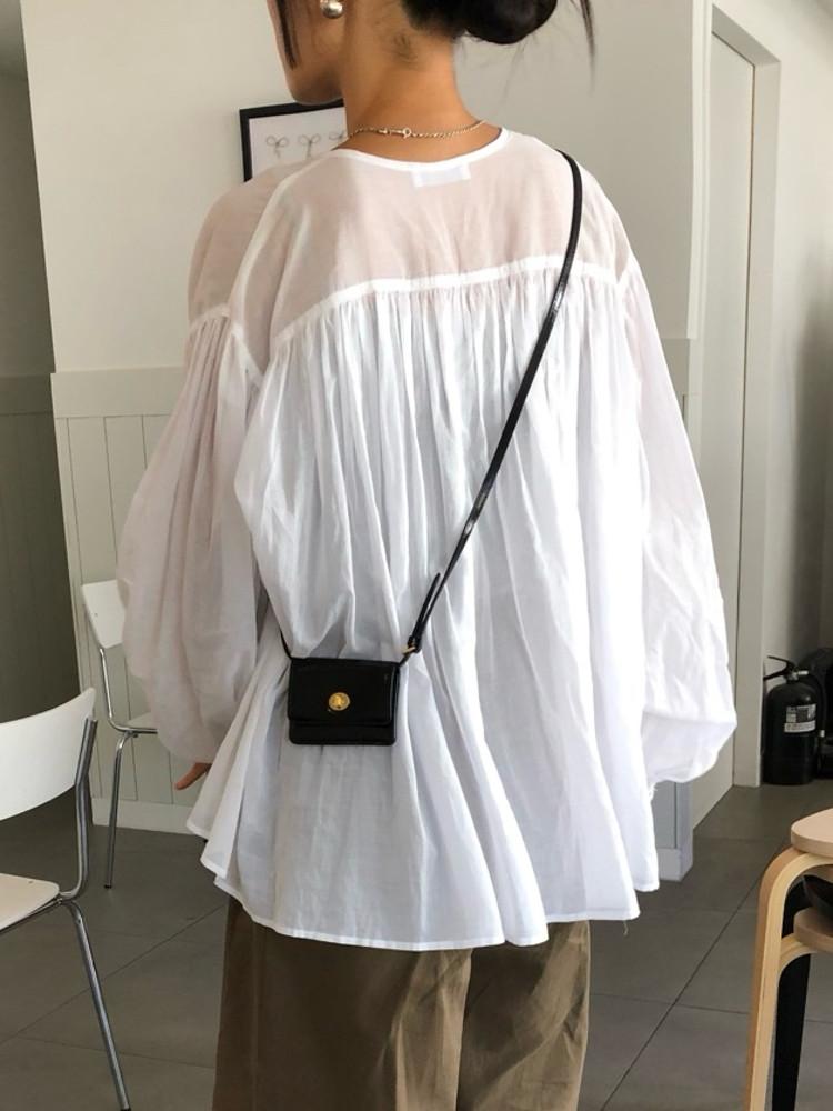 라운드 뒷 셔링 소매 벌룬 해리 블라우스 2color