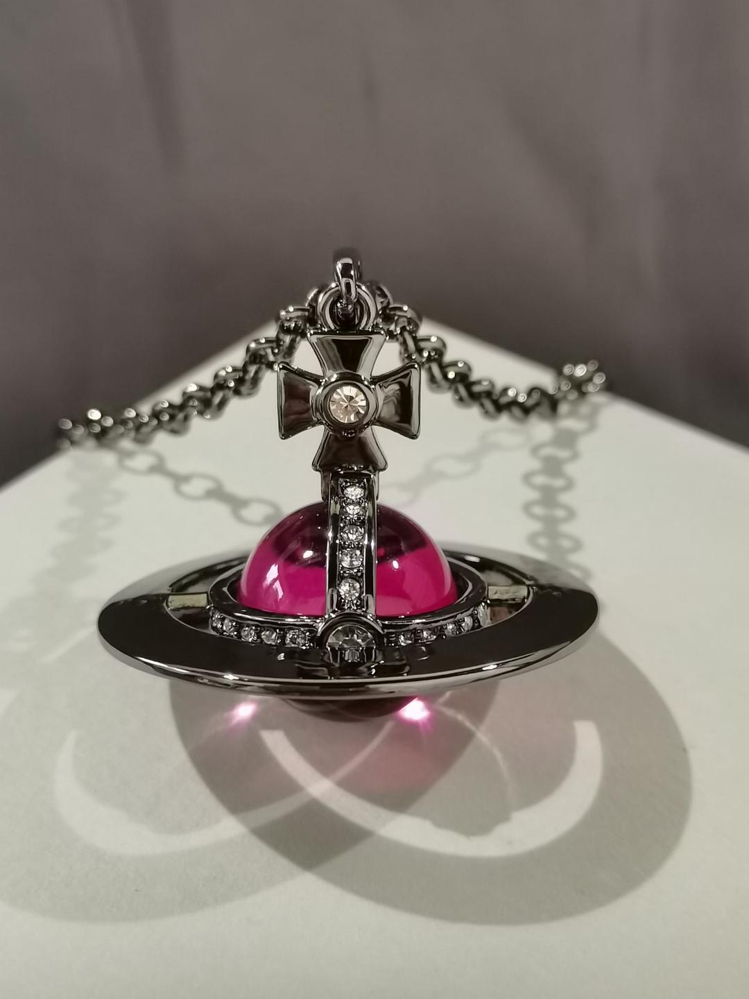 비비안웨스트우드스몰오브넥리스흑적