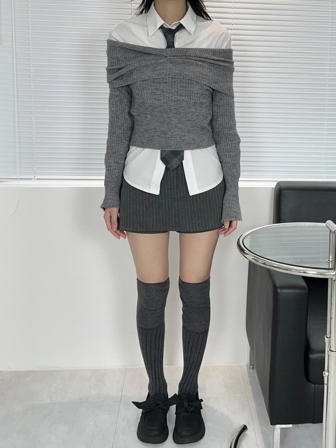 STRIPE SHORT PTSK(2 COLOR) 스트라이프 숏치마바지