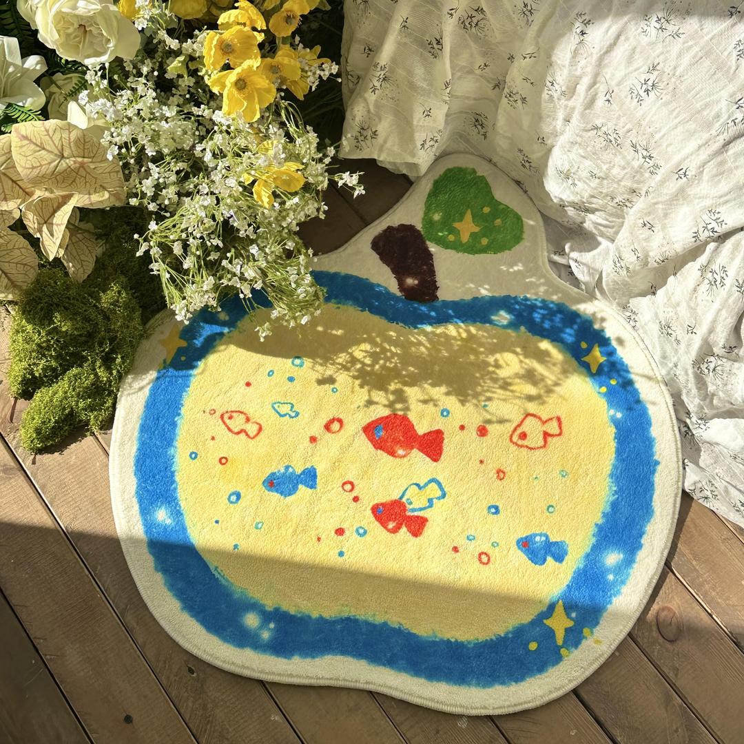 Apple Goldfish Rug 물고기 사과 러그