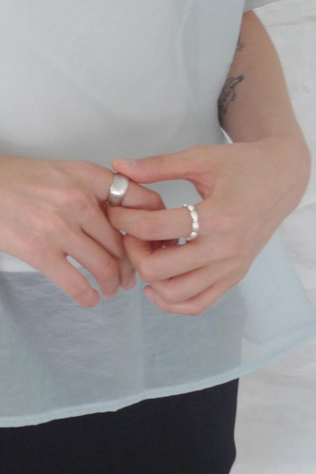MINIMAL BOLD RING