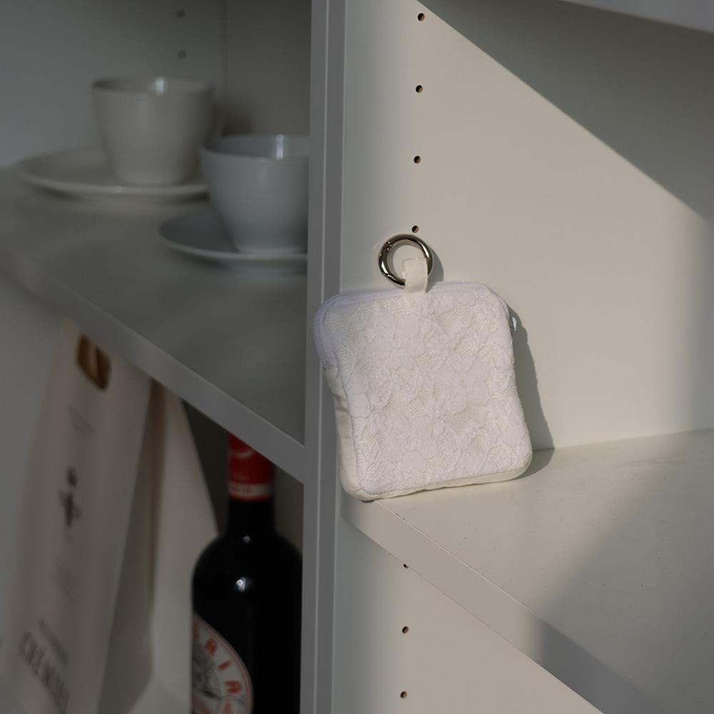 Petit petal mini pouch