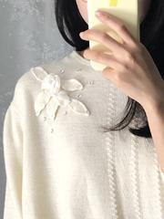 ivory biz flower knit