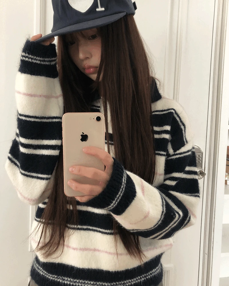 [울함유🫧] 노빈 스트라이프 배색 카라 긴팔 니트