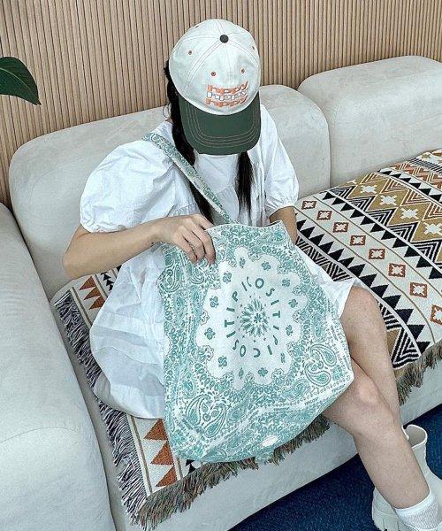 페이즐리 캔버스 쇼퍼백 민트