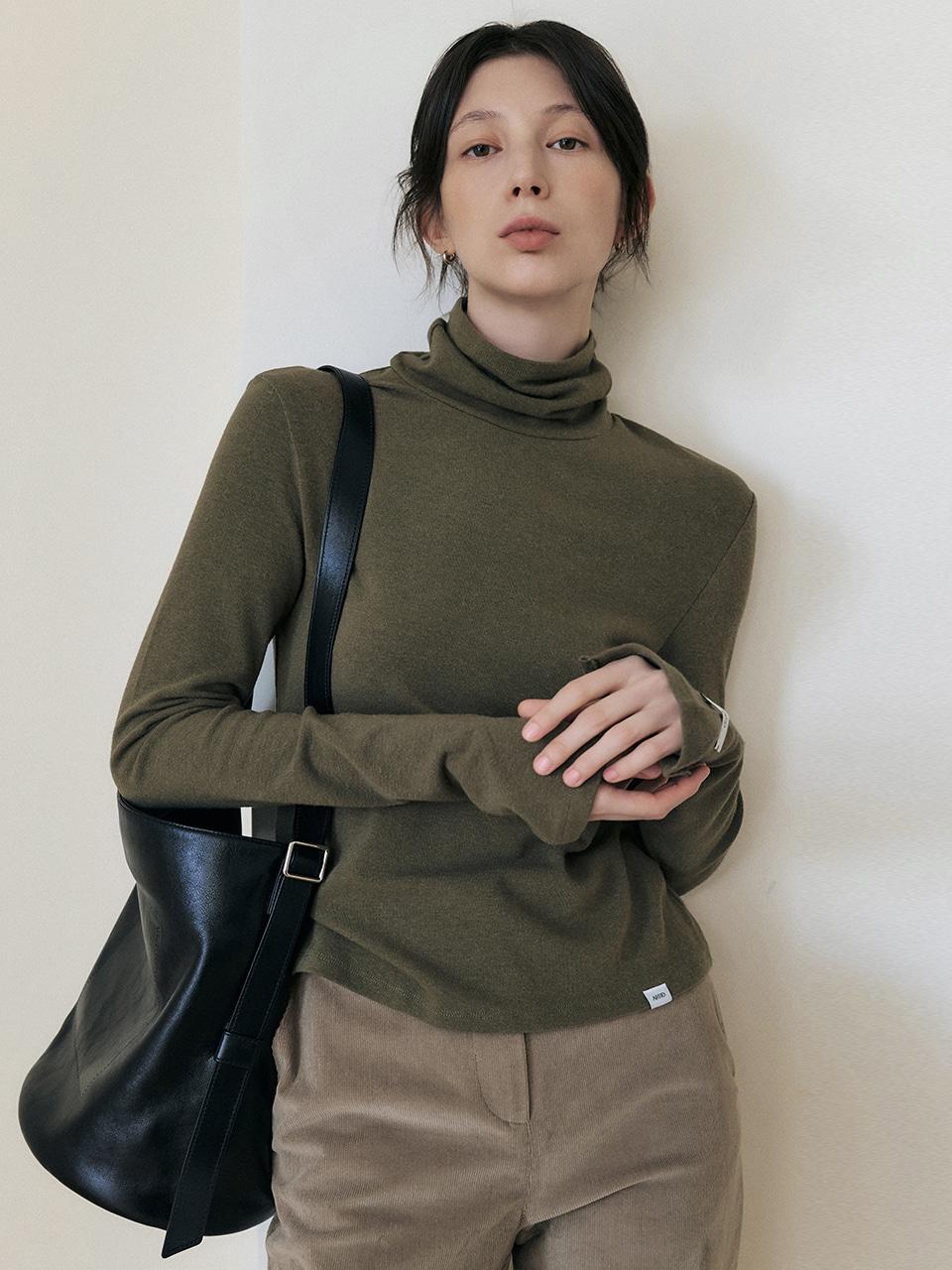 앙고라 슬림핏 하이넥 긴팔 티셔츠_KHAKI