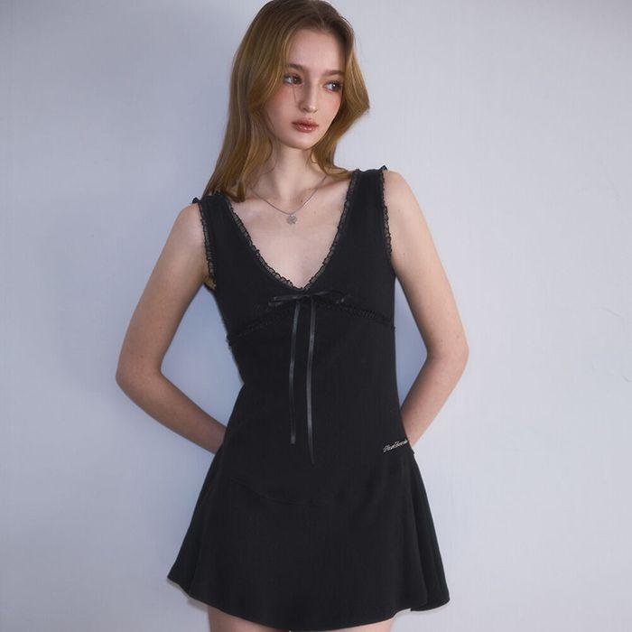 Lace Punching Mini Dress [Black]