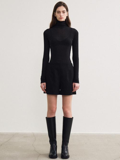 wool turtle-neck top (black)