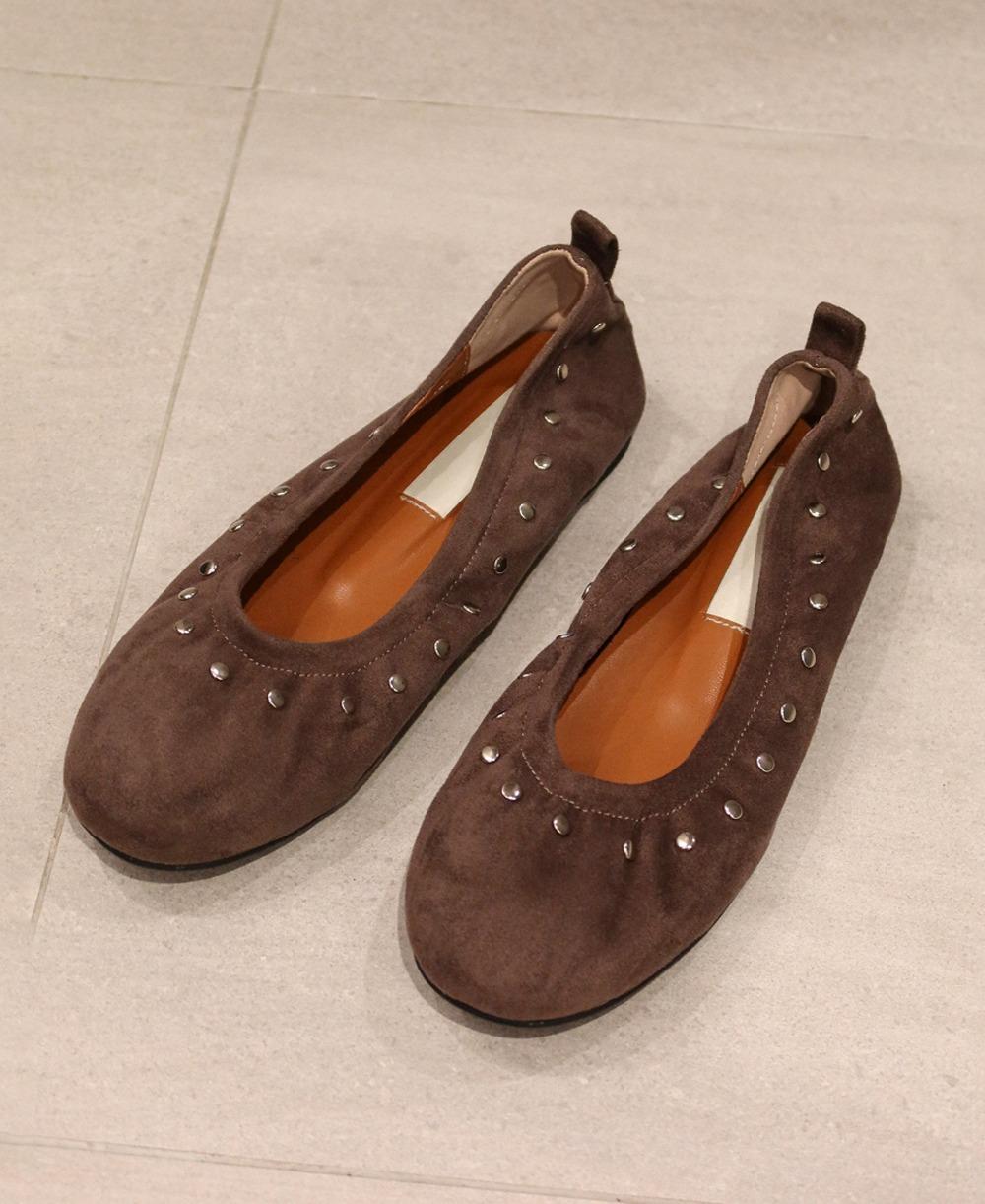 스터드 스웨이드 플랫슈즈