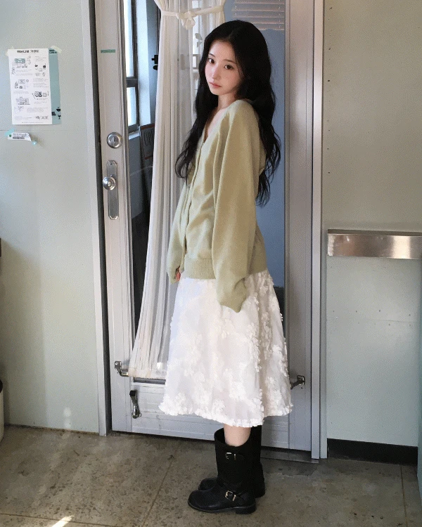 [데이빈🌼] 르온 코사지 플라워 프릴 핀턱 밴딩 미디 sk