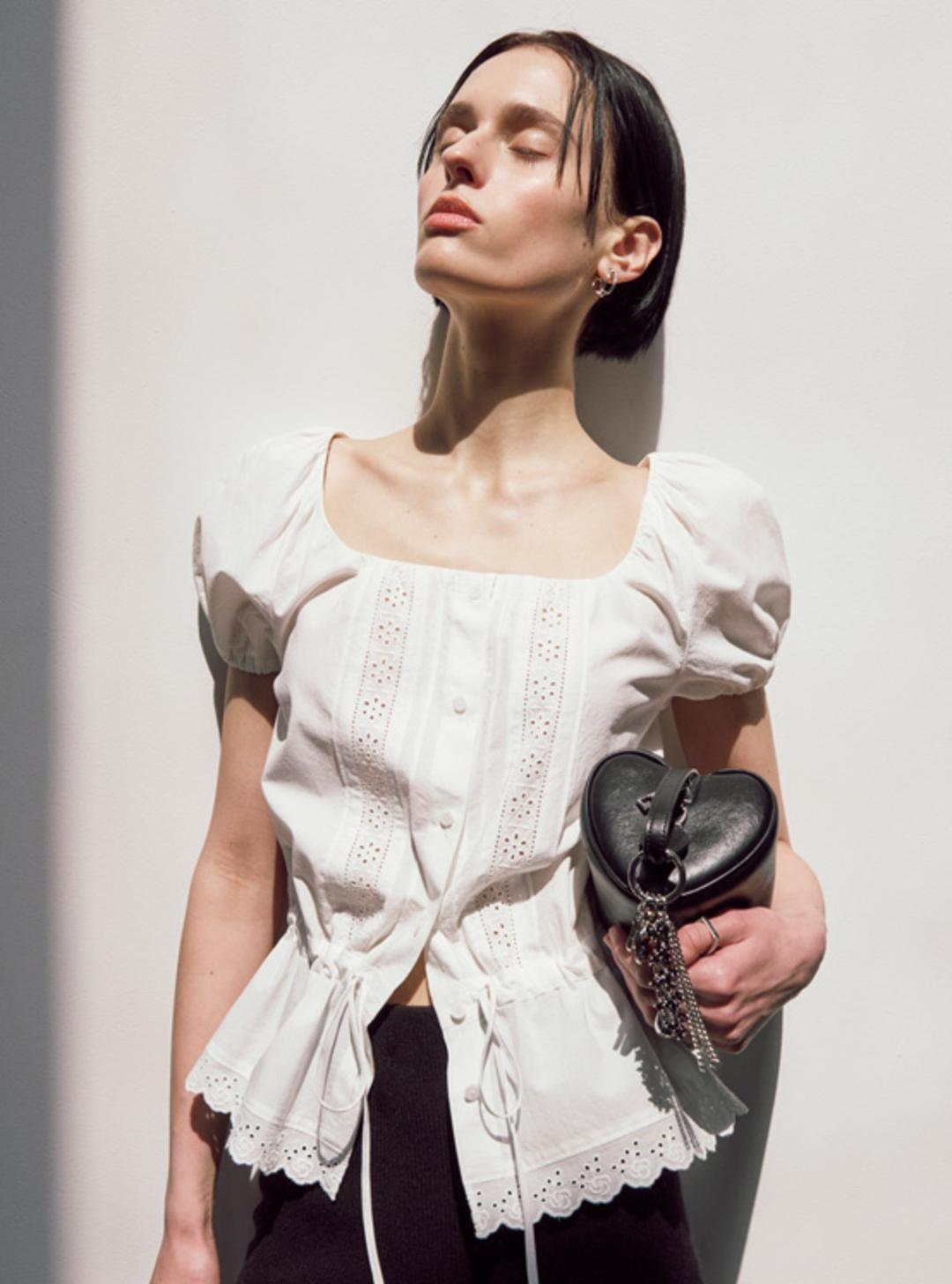 Lace Square Neck Blouse in White VW5MB123-01
