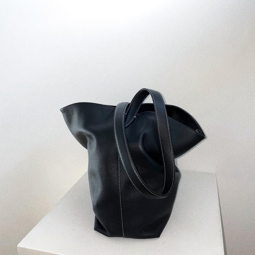 [예약배송 11/20일] [11차 리오더]Leo bag_black(M)