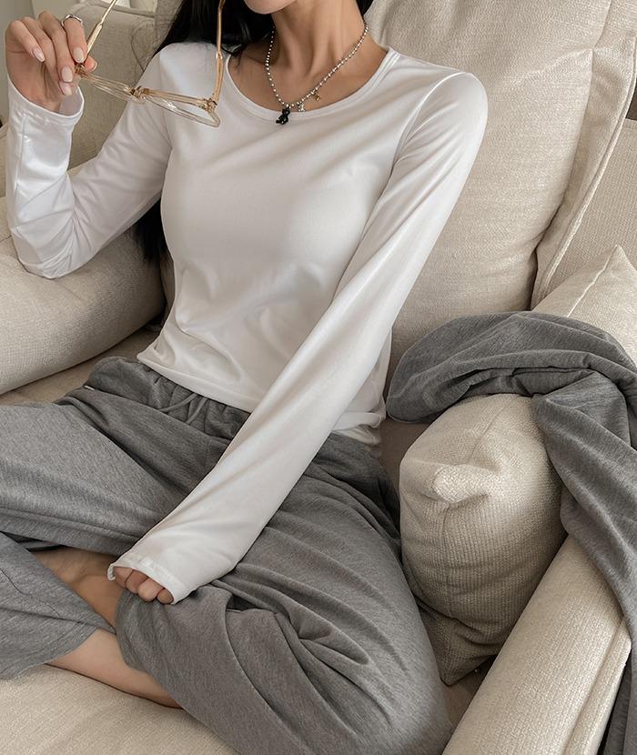 옷장속기본티셔츠