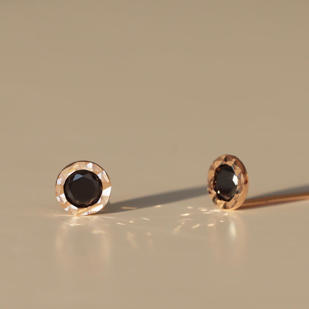 핸섬제이 14K 컷팅 베젤 블랙 스톤 귀걸이