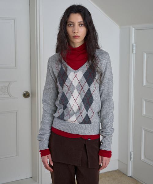 Argyle V-neck Knit Top / Grey