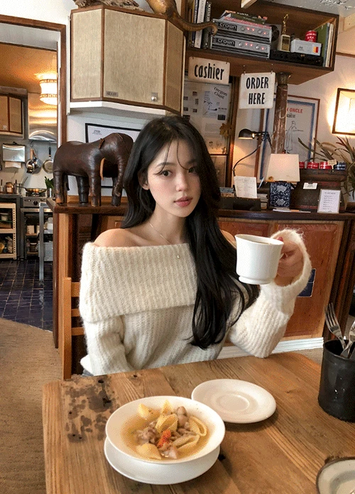 [당일발송/데이트룩/연말룩] 파우더 오프숄더 니트 (3colors) 브라운 당일발송