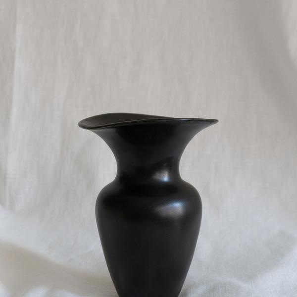 Curvy Vase High - Deep Black