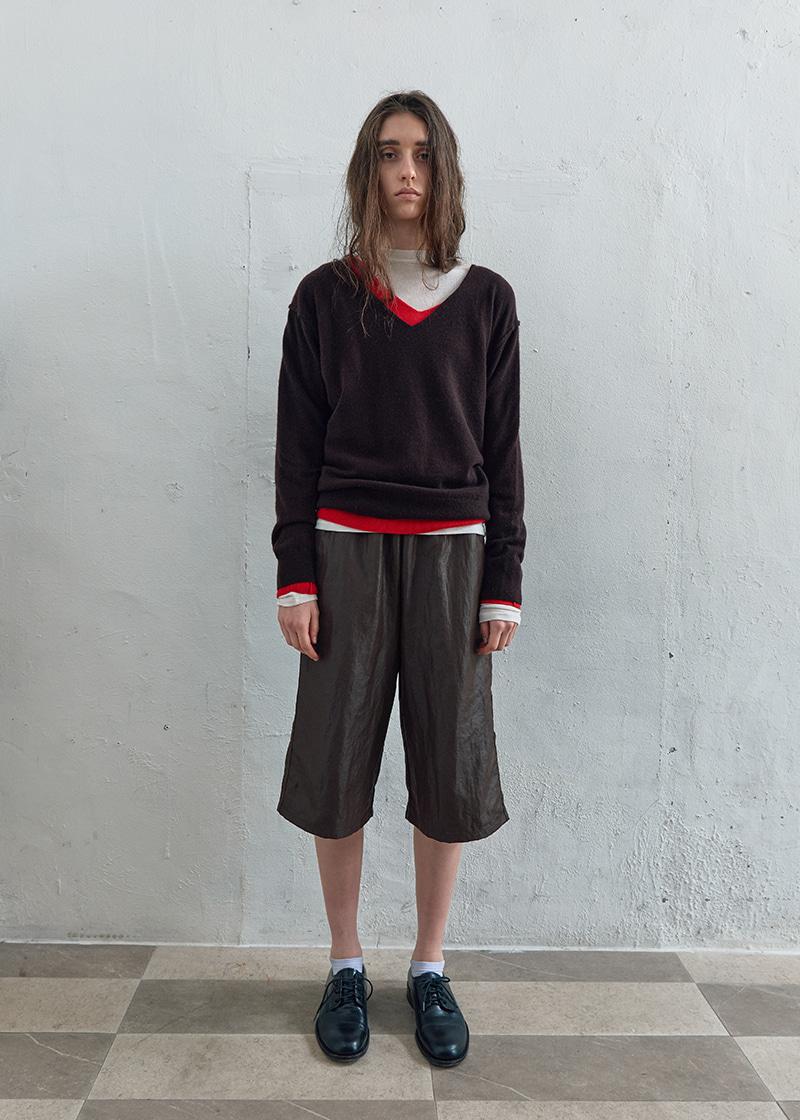 SHEEN CAPRI PANTS IN BROWN