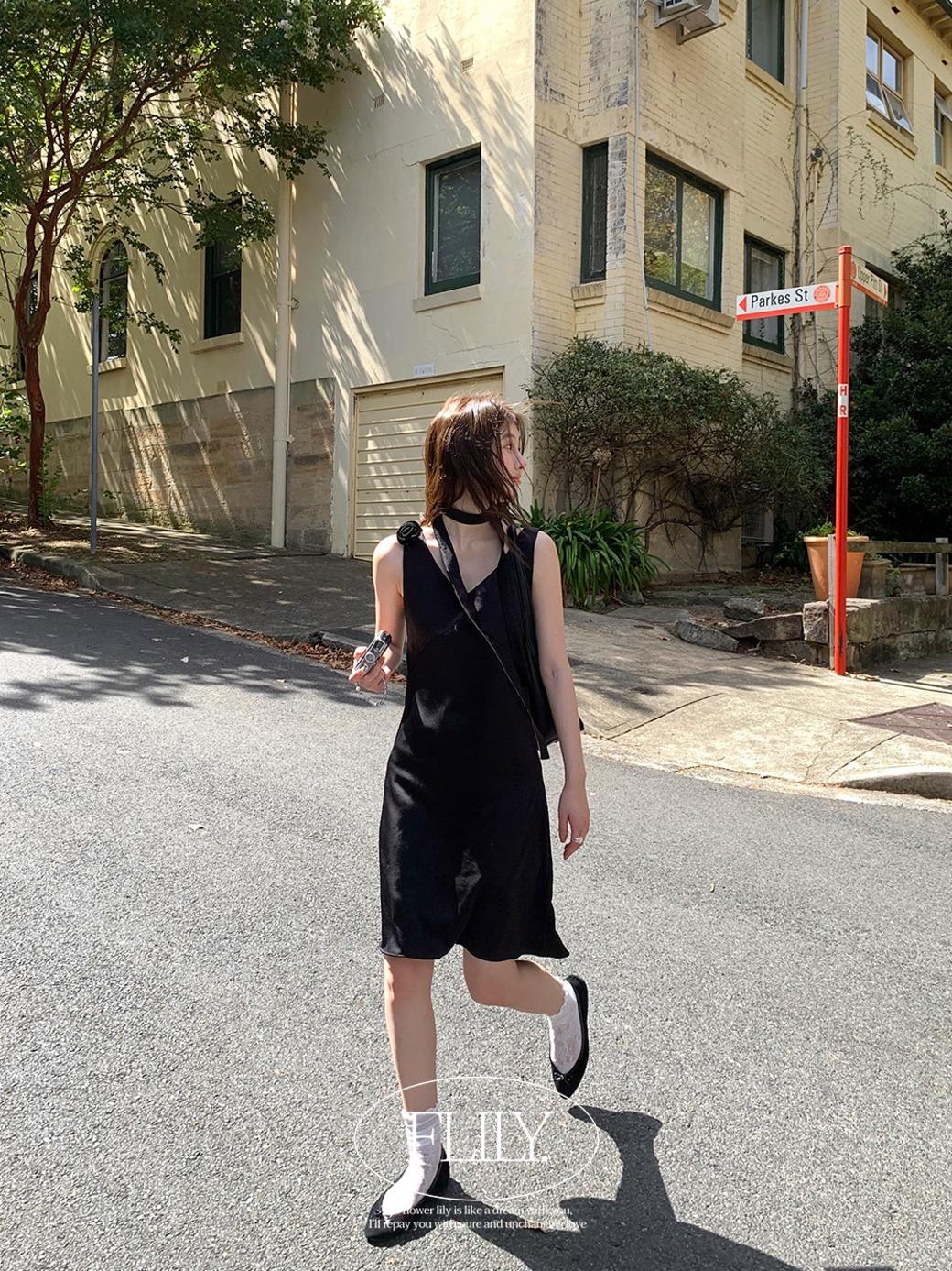 [ONLY FLILY] Corsage Tie Satin Dress