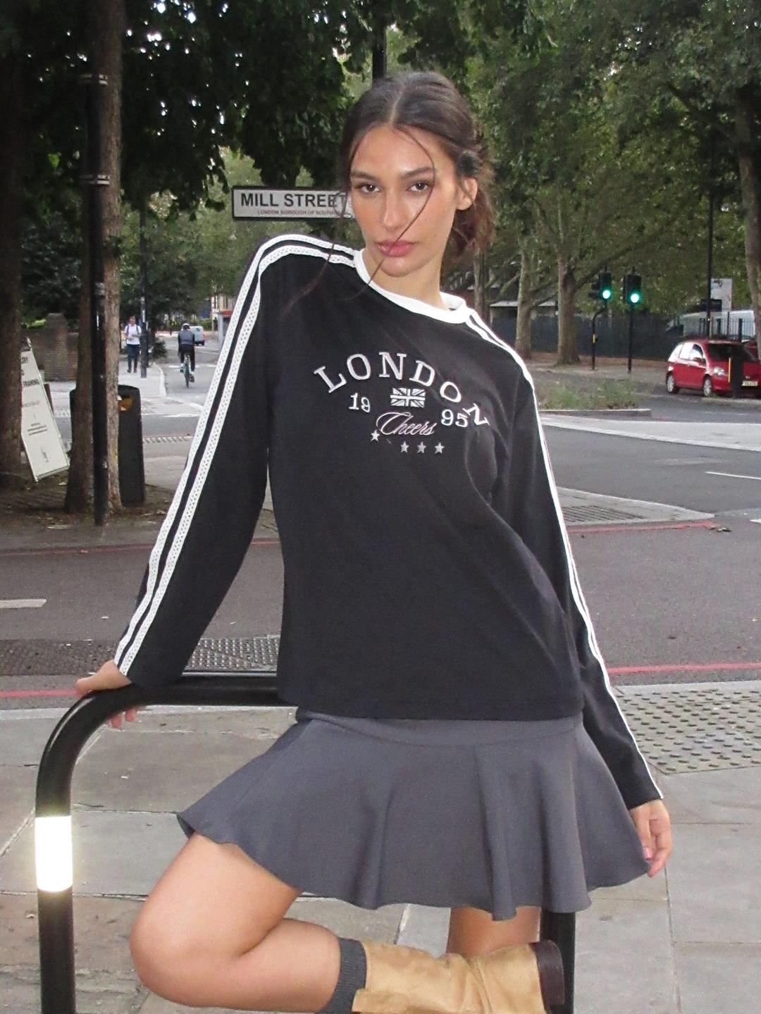 [10/9 예약배송] LONDON T-SHIRT (BLACK)