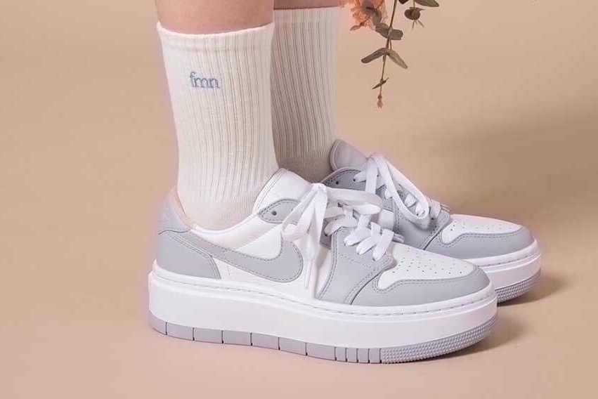 나이키 우먼스 에어조던1 플랫폼 울프그레이 DH7004-100 엘레베이트 [관부가세포함]