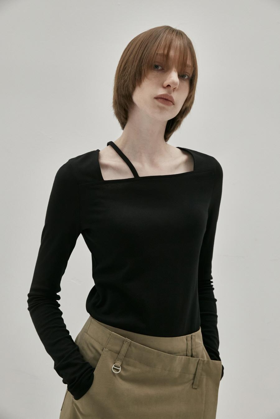 컷아웃 스트링 탑 BLACK