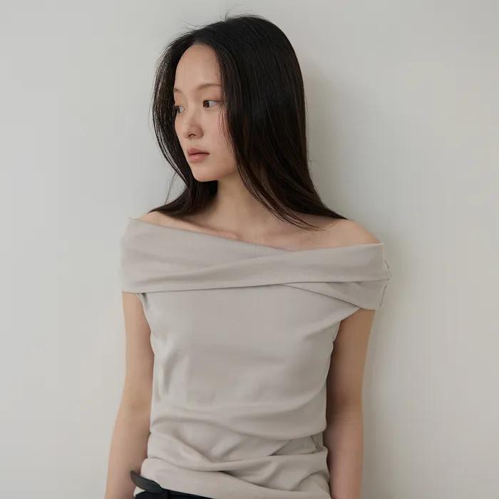 [단독] NUVE OFF SHOULDER TEE_MUTE GREY