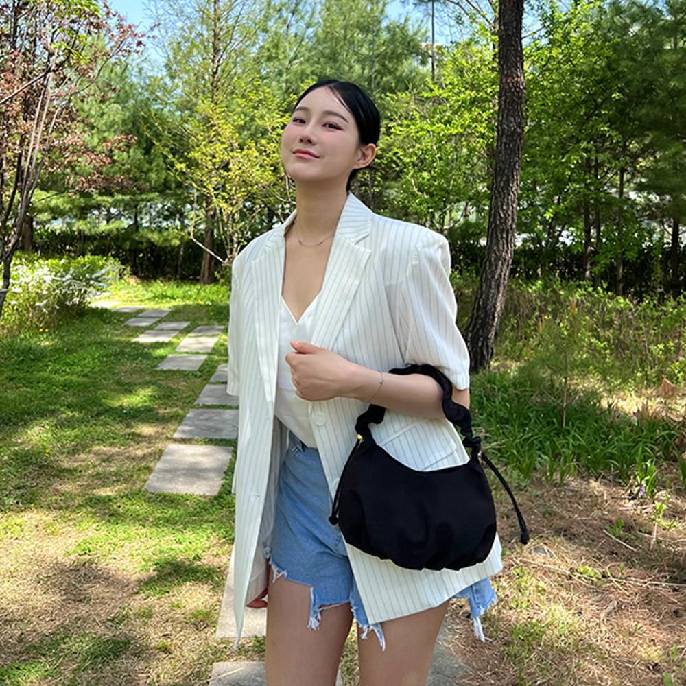 프라다원단가방 휘뚜루마뚜루가방 반달 나일론호보백 위크 숄더백