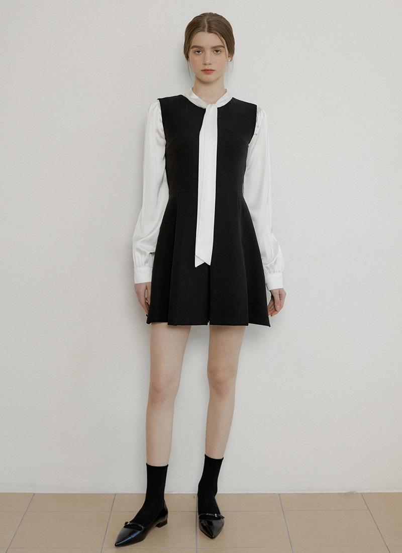 AT PLEATS SLEEVELESS MINI OPS BLACK
