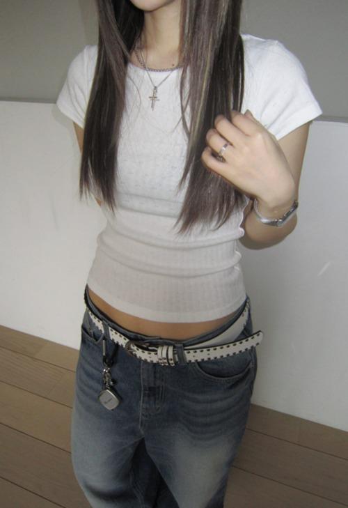 이즈이즈 Eyelet Short Sleeve T