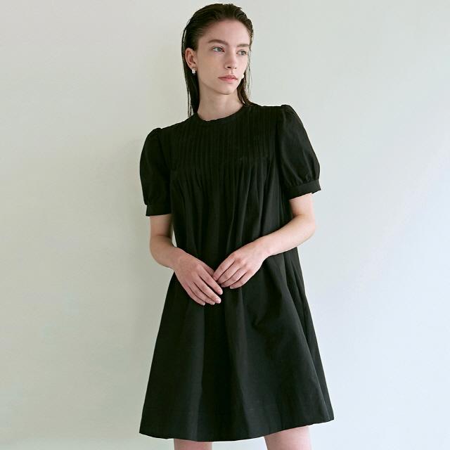 PINTUCK BUTTON DRESS_BLACK