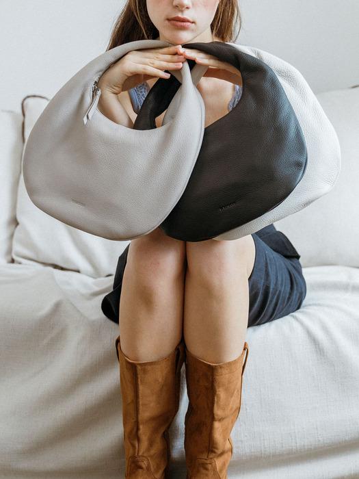 Round Shoulder Bag Shrunken 라운드 숄더백 슈렁큰 (2color)