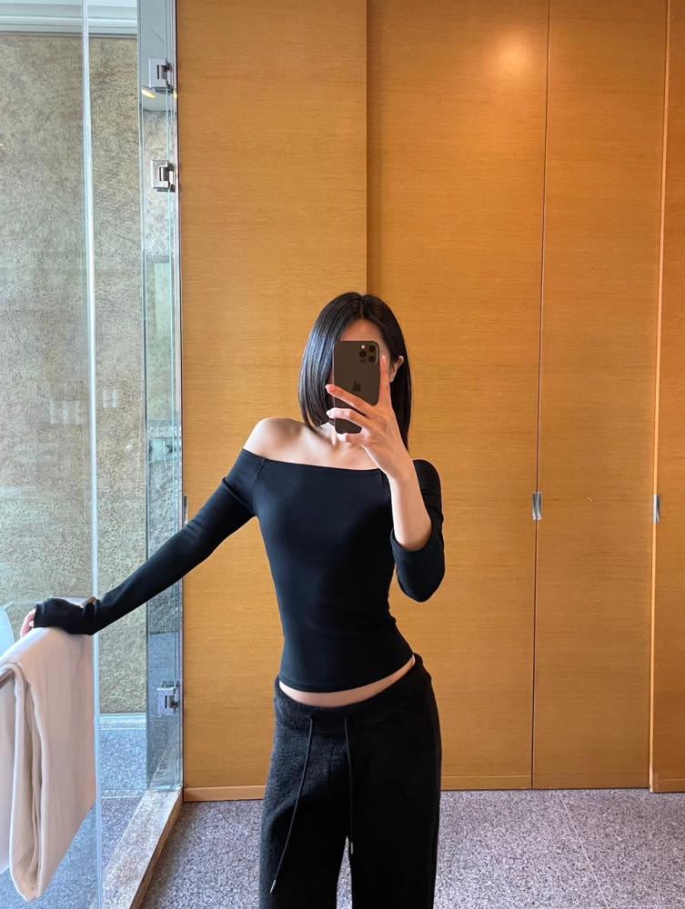 딥오프 슬림 티셔츠 (블랙)