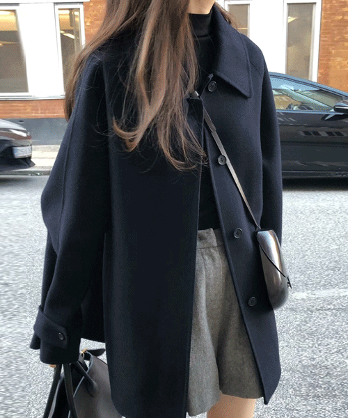 무드넘쳐 심플 카라넥 아방 모직 하프코트