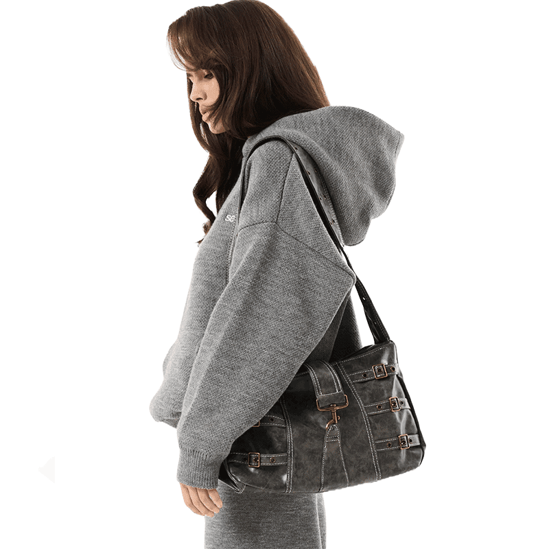 [SISTERS AND SEEKERS] Lurch Grey Buckle Bag