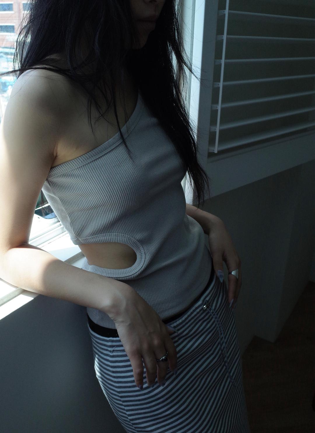 One hole sleeveless (3C)