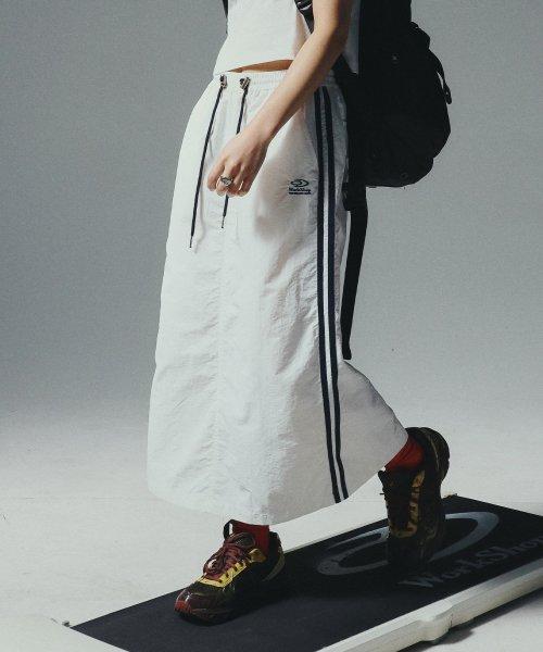 워크샵 사이드 테이프 스커트 오프 화이트