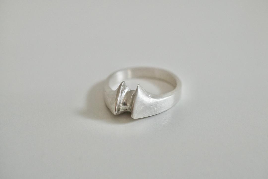 two pointed ring