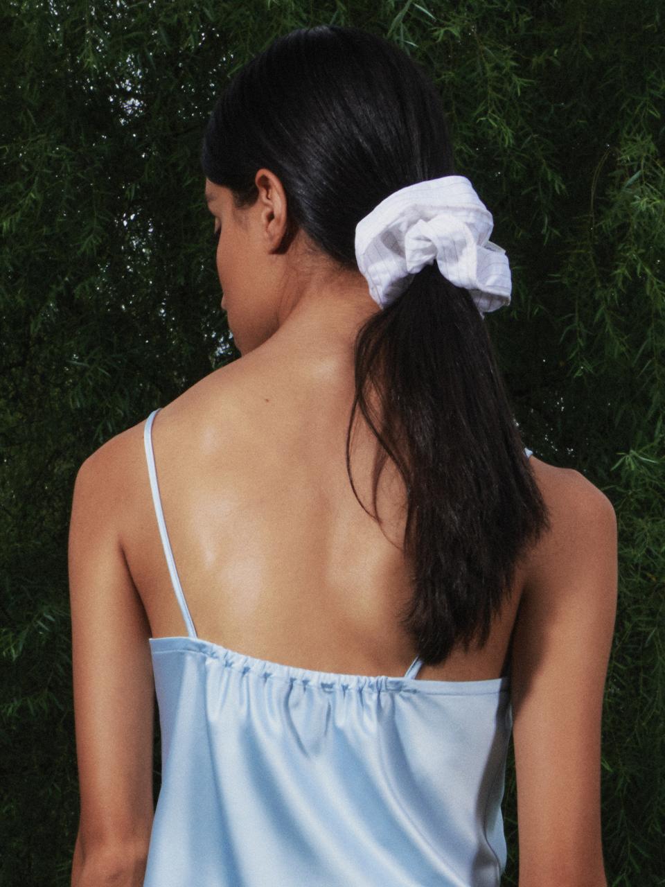 EMMA Scrunch White Stripe