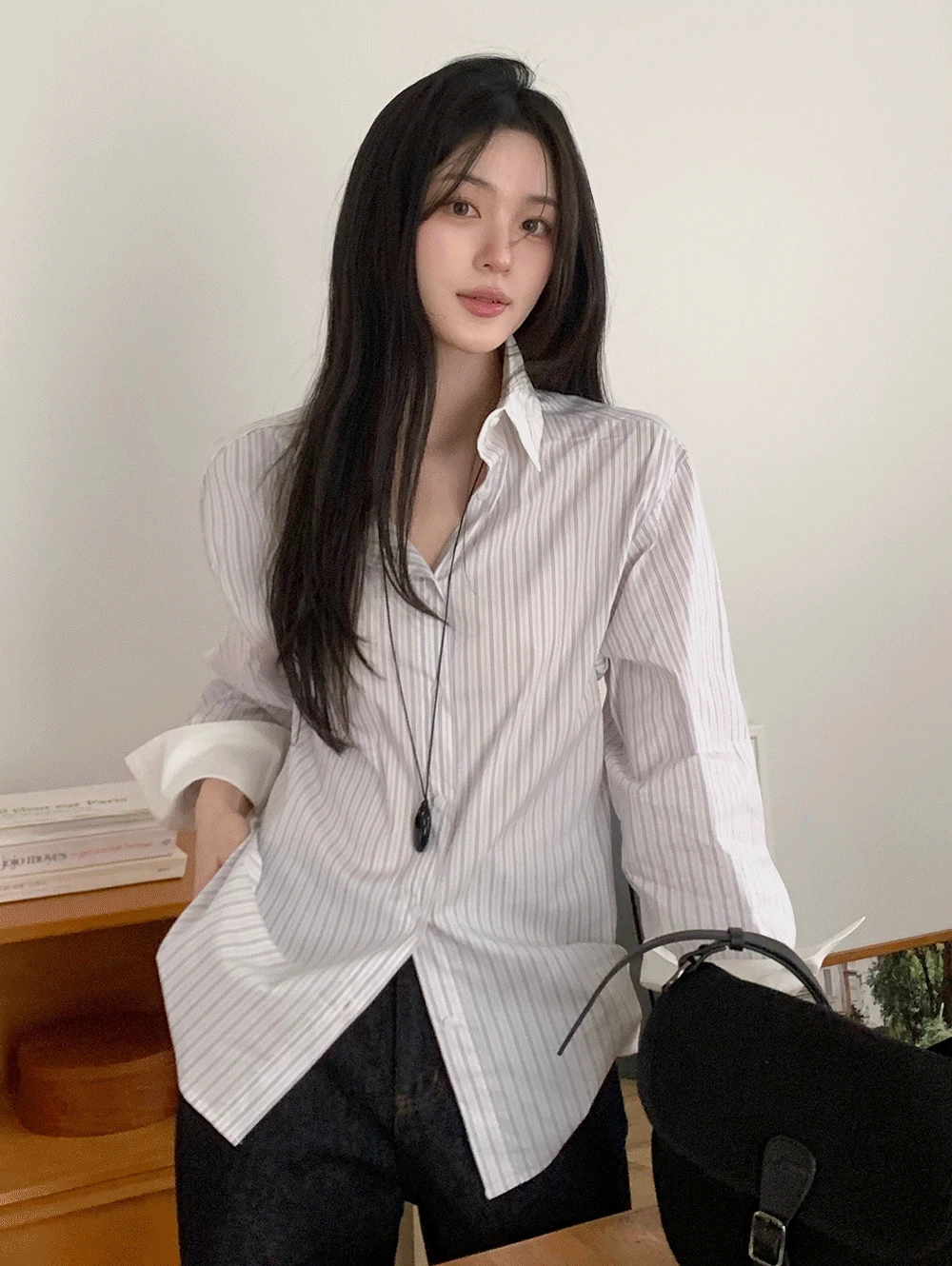 [오늘드림🚚] only. 밀키 스트라이프 배색셔츠 (출근룩/하객룩추천!) - 2 color