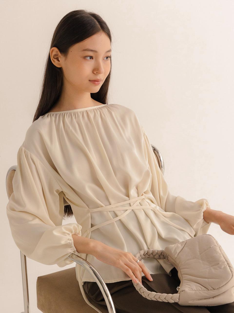 달빛을 담은 블라우스 - 아이보리