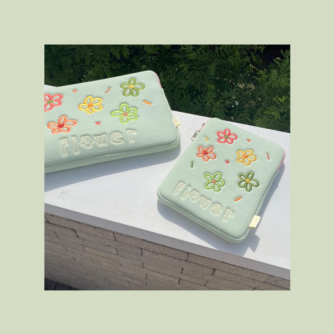 FLOWER ipad / laptop pouch