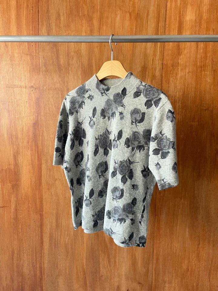 Rose shadow knit top